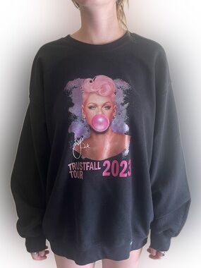 Pink Trustfall Tour 2023 Graphic Black Sweatshirt L